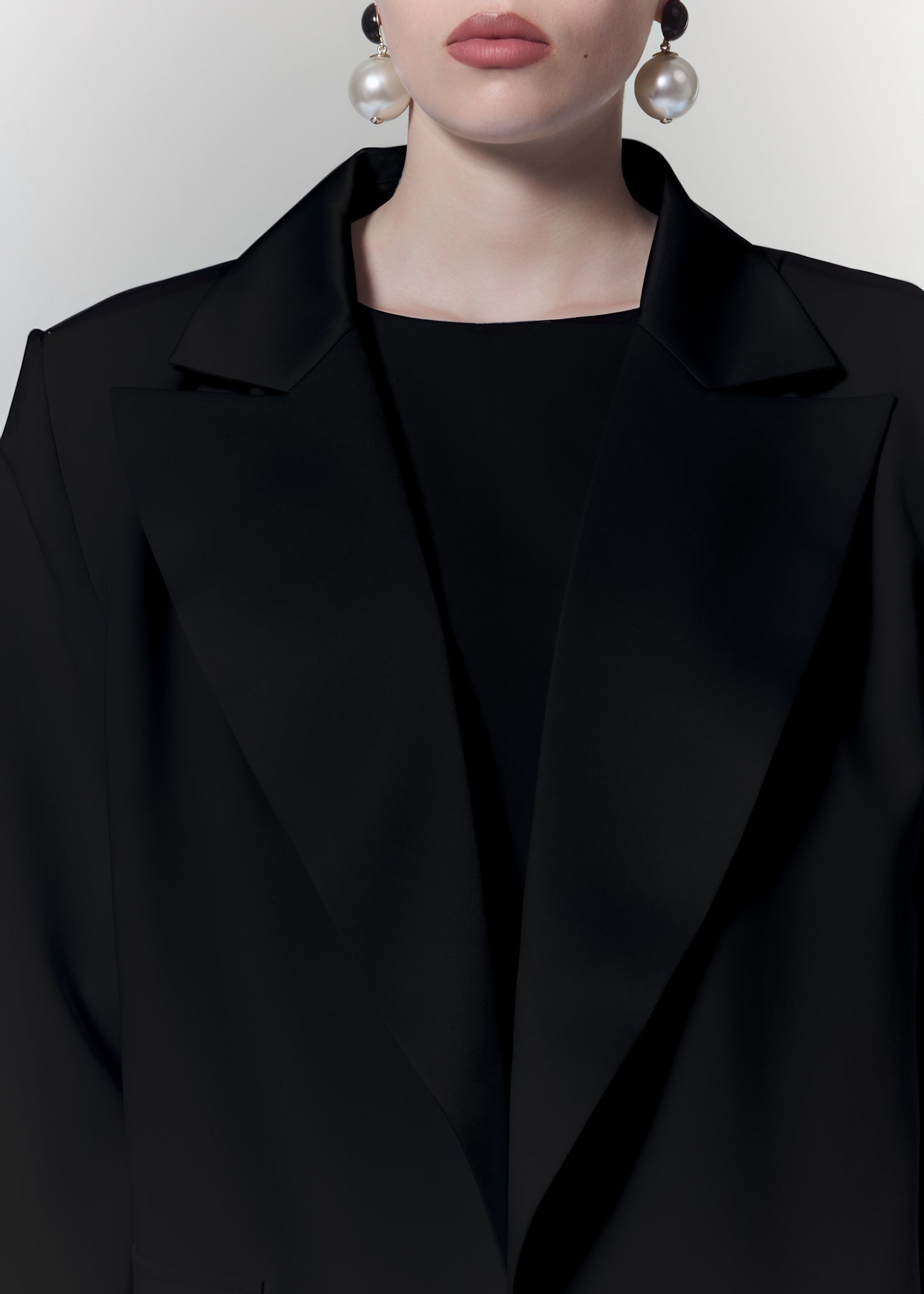 OVERSIZED BLAZER IN BLACK