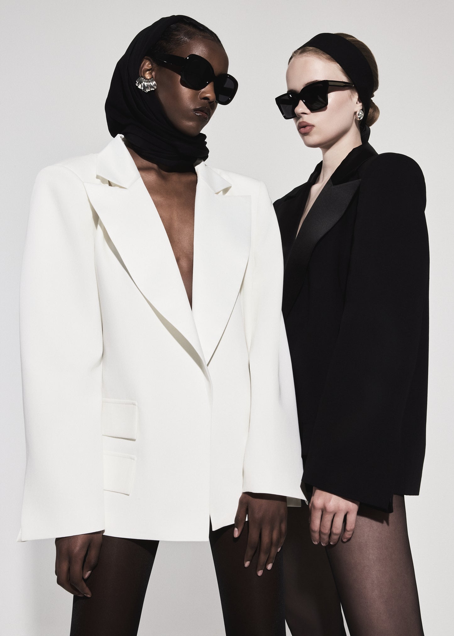 OVERSIZED BLAZER IN BLACK