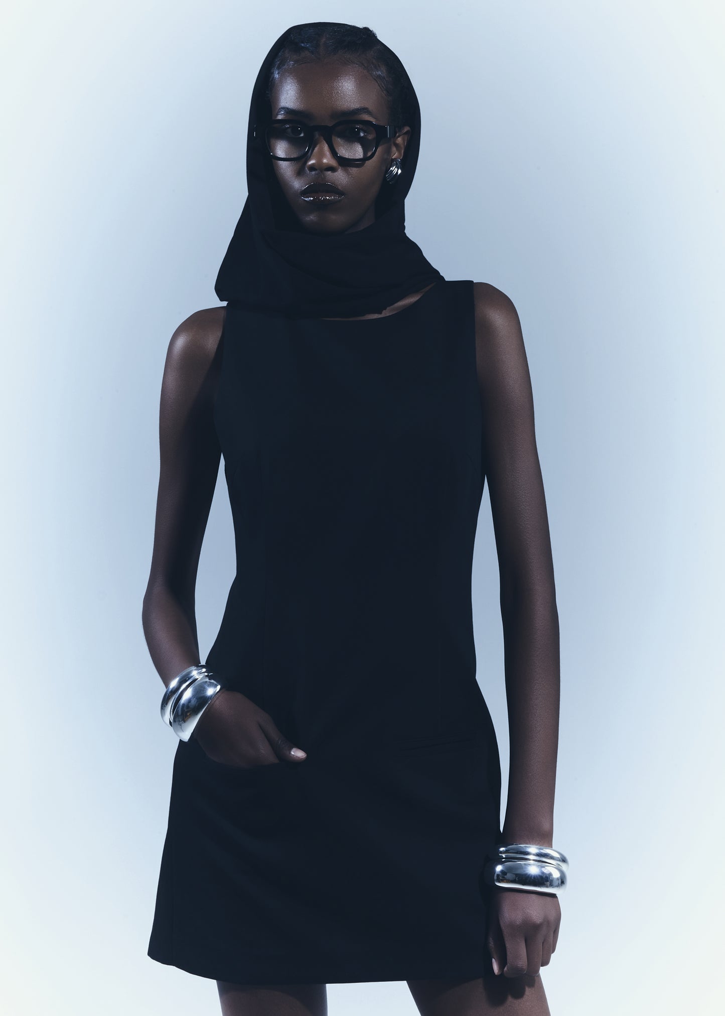 DRESS WITH BELT IN BLACK