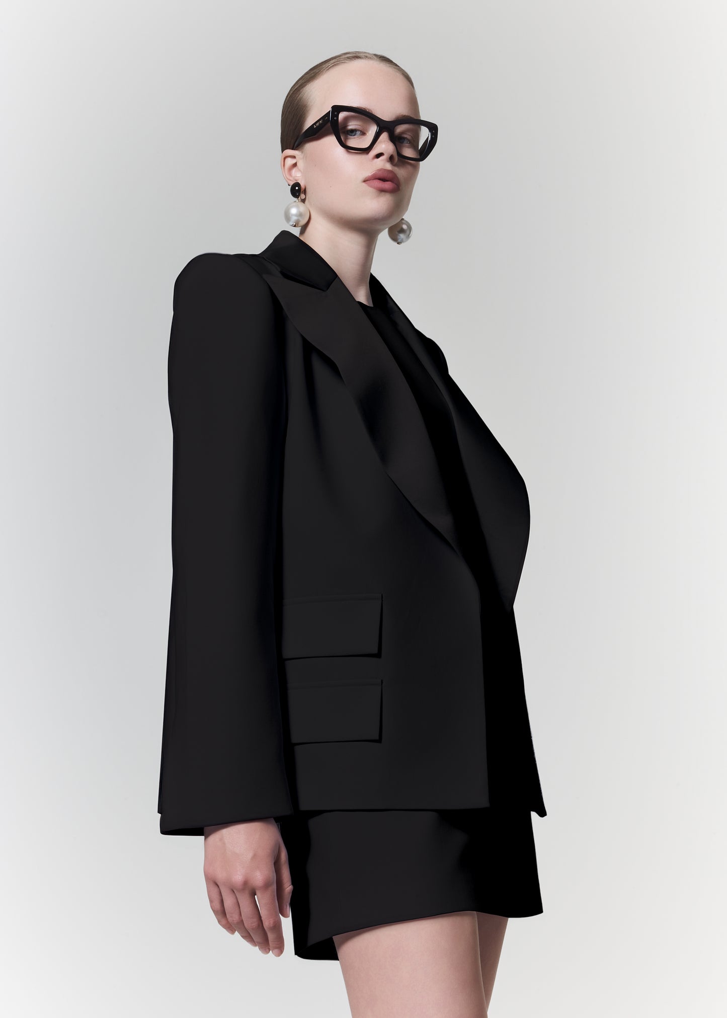 OVERSIZED BLAZER IN BLACK