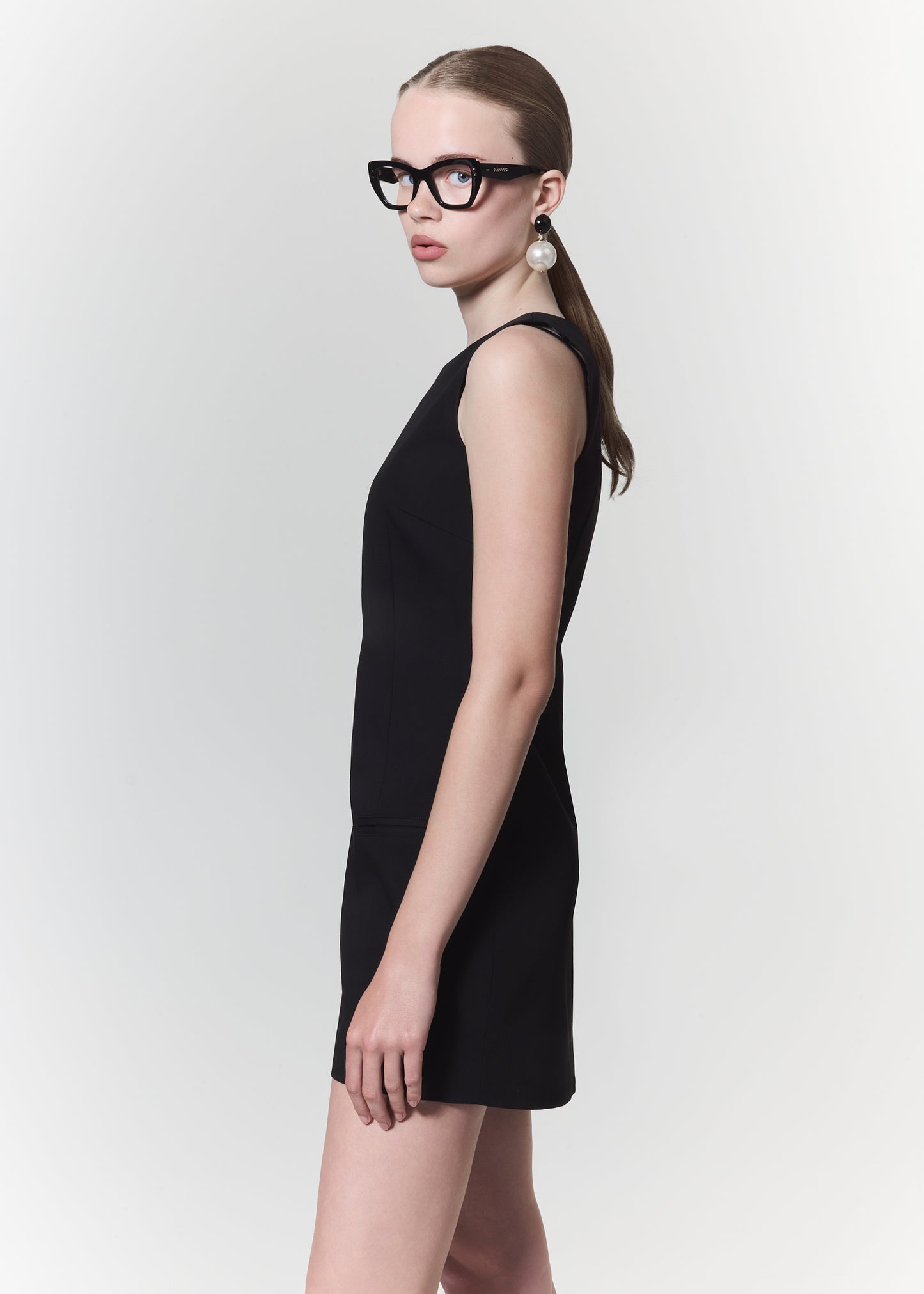 DRESS WITH BELT IN BLACK