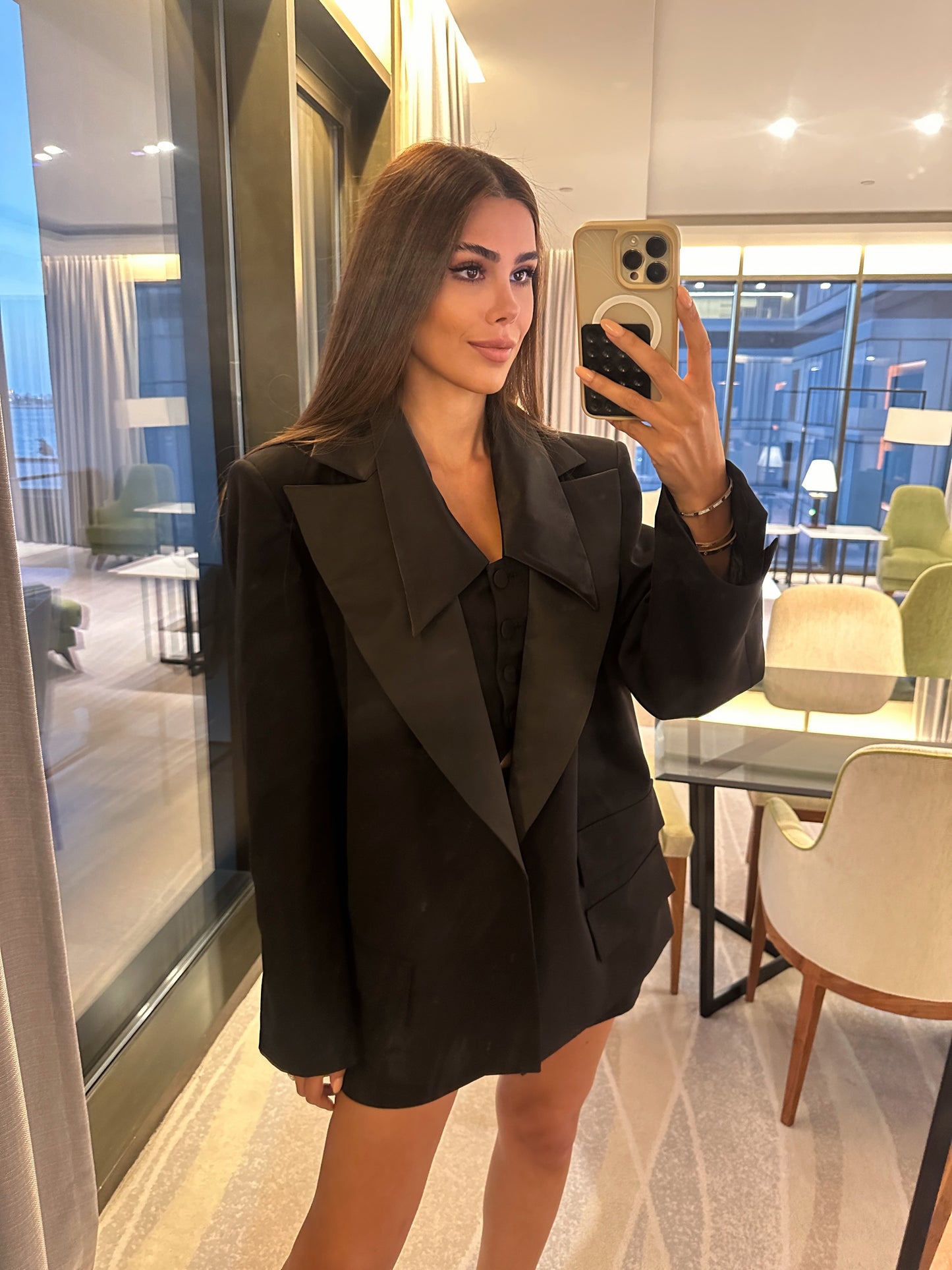 OVERSIZED BLAZER IN BLACK